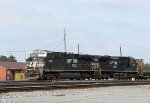 NS 7665 leads train P80 into Pomona yard